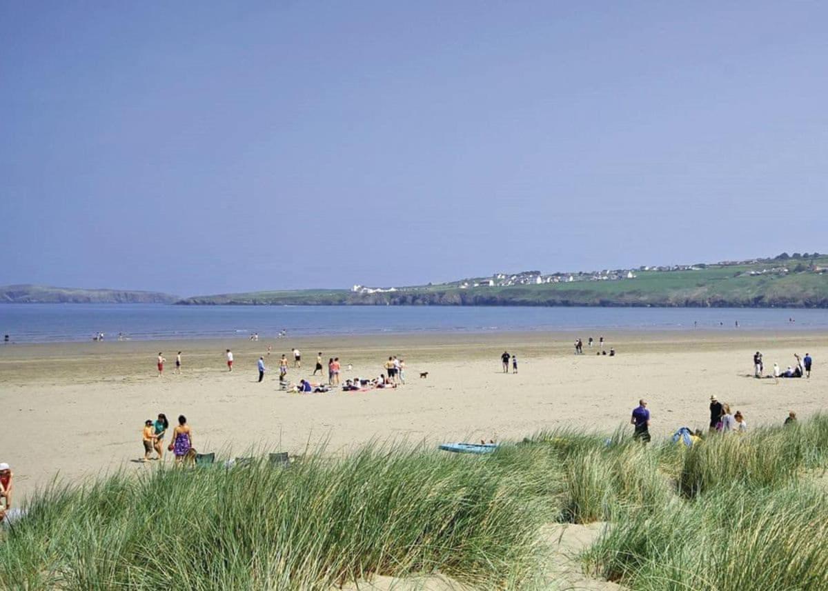 Cardigan Bay Holiday Park 外观 照片